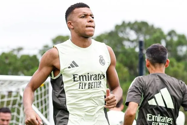 شارك مبابي في المباراة الماضية وذلك للمرة الأولى في المونديال بعد تماثله للشفاء (ريال مدريد) 