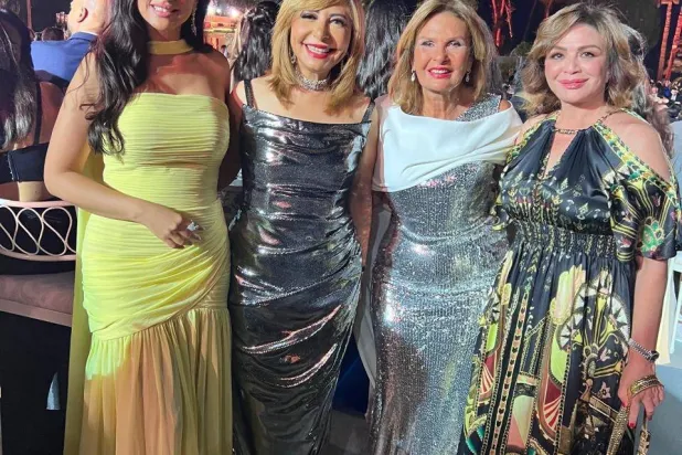 إلهام شاهين ويسرا ولميس الحديدي ودرة خلال الحفل (حساب إلهام شاهين على «فيسبوك»)