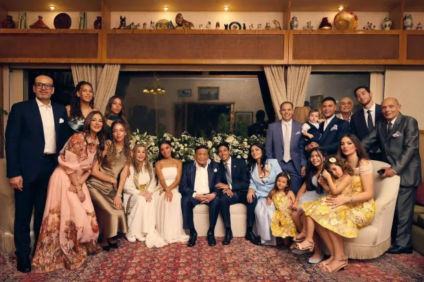 صورة حديثة للزعيم مع أسرته (حسابه على فيسبوك)