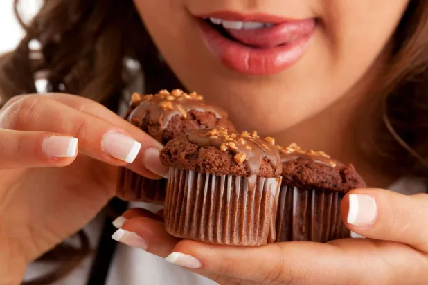 عندما يعاني الناس من أعراض الانسحاب من السكر يشعرون بسوء شديد لدرجة أنهم يعودون لتناوله