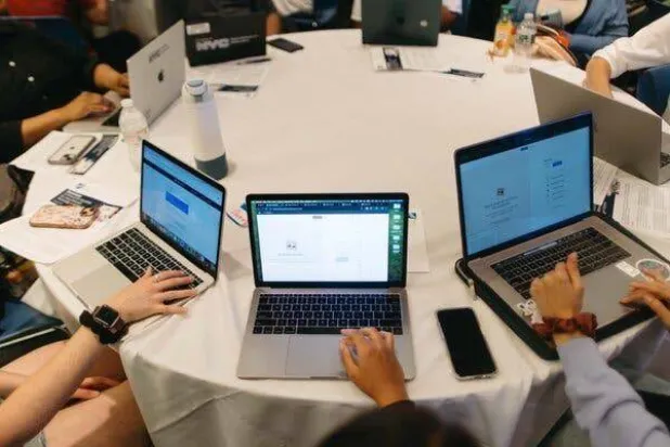 ورشة عمل الذكاء الاصطناعي مع «مايكروسوفت» بمركز التدريب الوطني في نيويورك