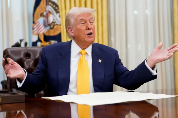 ABD Başkanı Donald Trump gazetecilere konuşuyor (Arşiv- Reuters)