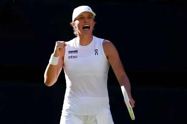 شفيونتيك استفادت من درس خسارتها في «رولان غاروس» (د.ب.أ)