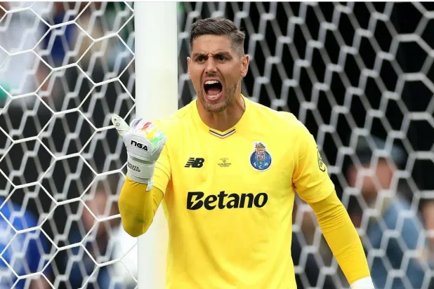 كلاودو راموس يقترب بصورة كبيرة من الانضمام للأخدود (نادي بورتو)