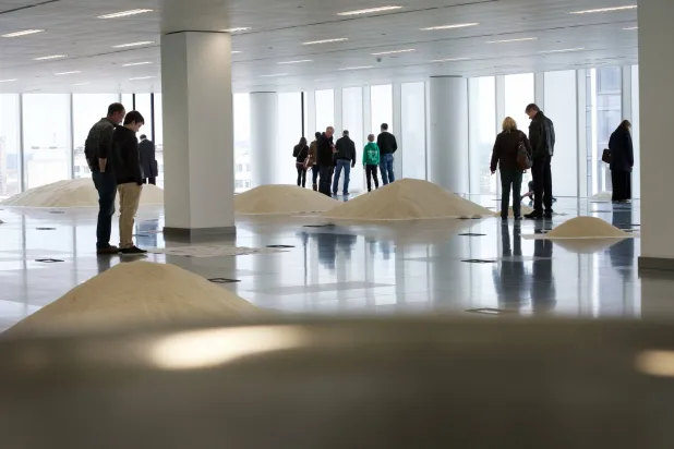 البشر... حبَّات أُرز (فيسبوك)