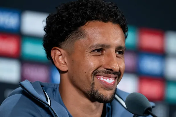 البرازيلي ماركينيوس قائد باريس سان جيرمان (د.ب.أ)