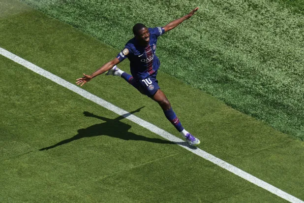 عثمان ديمبلي يسعى للتألق في نهائي مونديال الأندية (أ.ب)