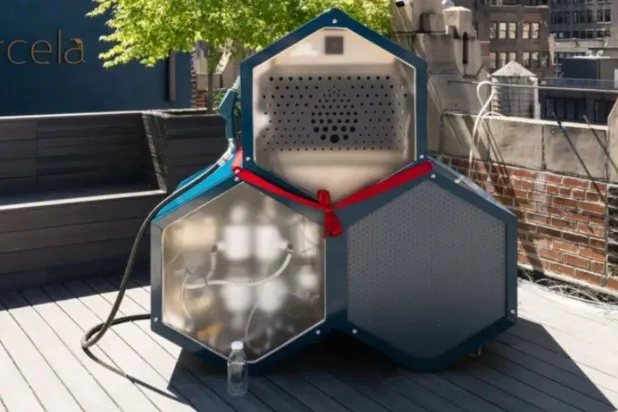 آلة صغيرة قادرة على إنتاج البنزين باستخدام الهواء والماء