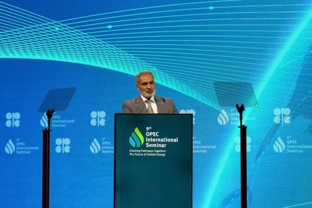 أمين عام «أوبك» هيثم الغيص خلال حديثه في ندوة المنظمة الأخيرة (إكس)
