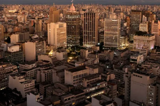 منظر عام لوسط مدينة ساو باولو (رويترز)
