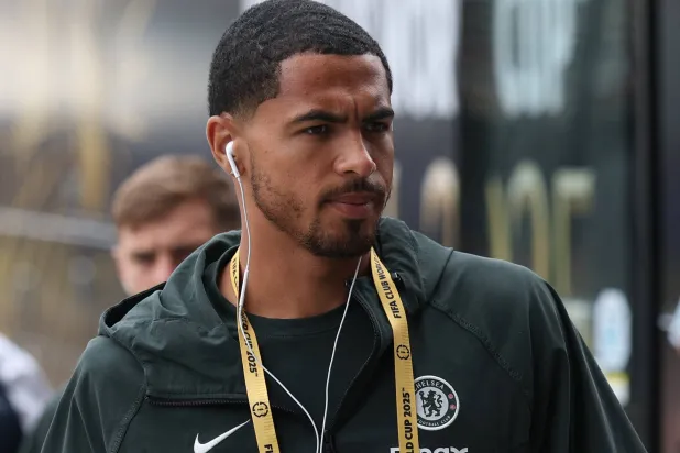 ليفي كولويل مدافع تشيلسي (رويترز)