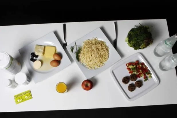 يكمن سرّ الوصول إلى حالة الكيتوزية في تقليل الكربوهيدرات بشكل جذري (أرشيفية - رويترز)