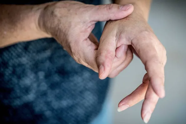 وجدت الدراسات أن بعض الأطعمة قد تُفاقم الالتهاب في الجسم (أرشيفية)