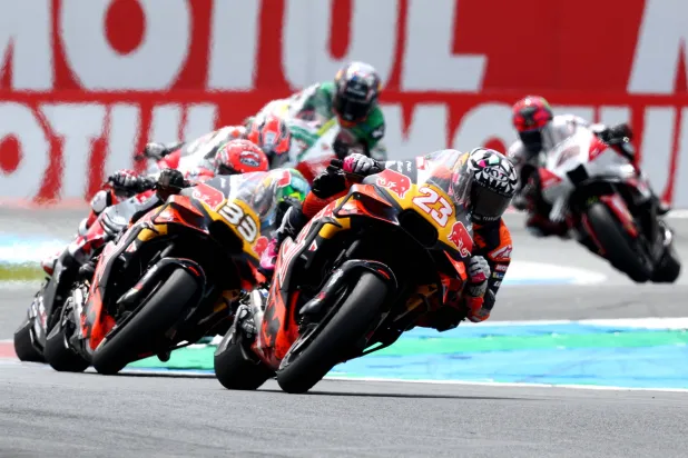 إنيا باستيانيني سيشارك مع فريق كيه تي إم تيك 3 في سباق جائزة التشيك الكبرى (رويترز)