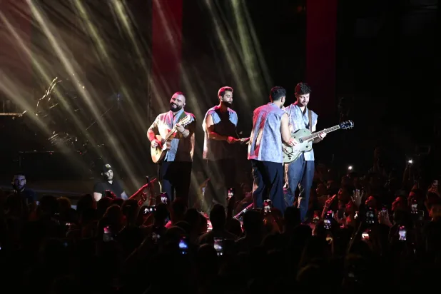 الغناء أحياناً شفاء (أعياد بيروت)