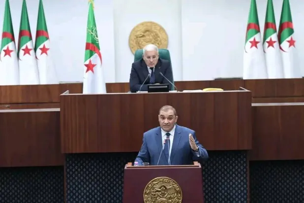 وزير العدل أثناء عرض مشروع تعديل قانون مكافحة المخدرات في المجلس الشعبي الوطني (البرلمان)