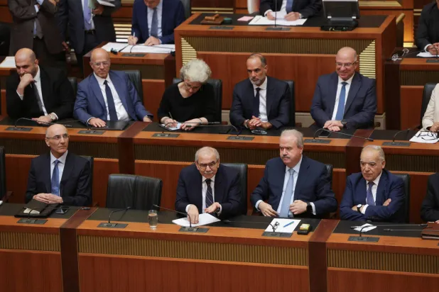 رئيس الحكومة نواف سلام ووزراء في حكومته خلال جلسات مساءلة الحكومة (رويترز)