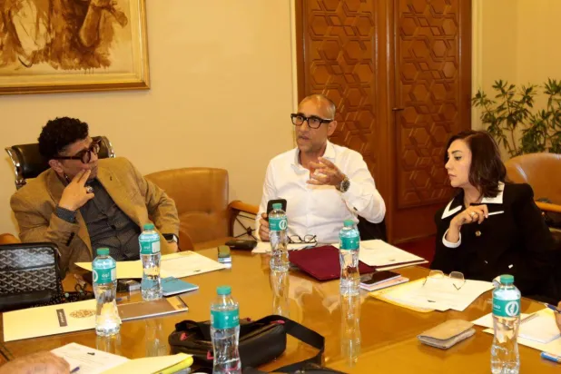 جانب من اجتماع اللجنة العليا للدورة الـ33 من مهرجان ومؤتمر الموسيقى العربية (دار الأوبرا المصرية)