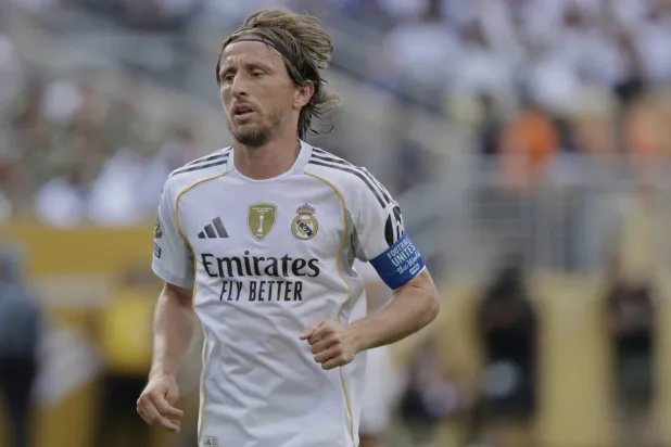 مودريتش ما زال يطمح للمزيد في مسيرته الكروية (أ.ب)