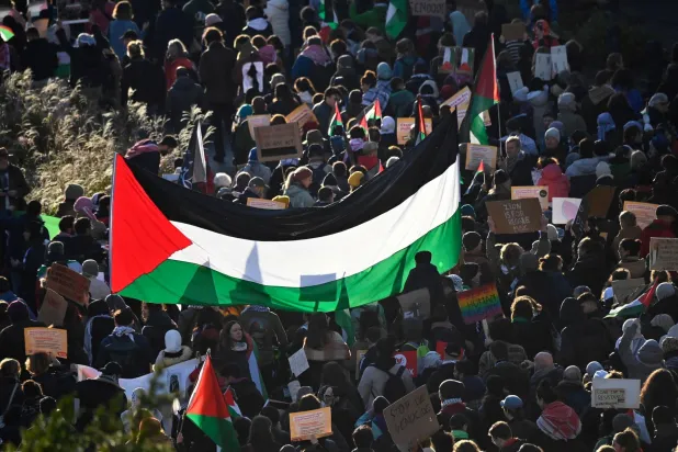 مظاهرة مؤيدة للفلسطينيين في بروكسل (أ.ف.ب)