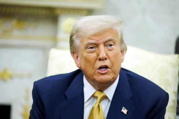 ترمب يدلي بتصريحات لوسائل الإعلام بالبيت الأبيض 16 يوليو 2025 (إ.ب.أ)