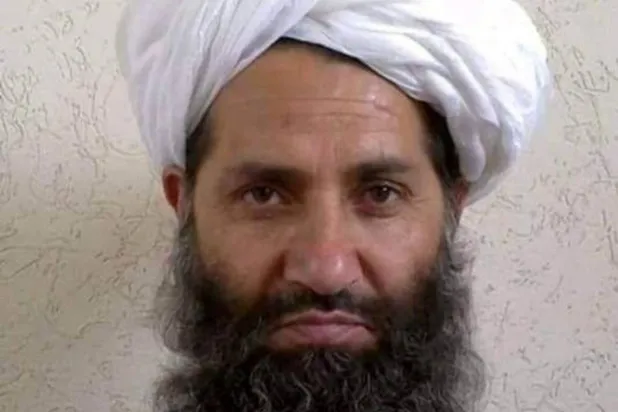 الملا أخوند زاده حاكم «طالبان» (رويترز)