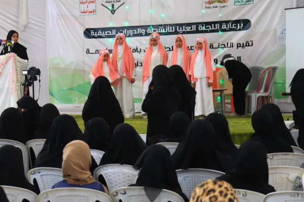 الجماعة الحوثية فرضت على الطالبات ارتداء أزياء دخيلة على المجتمع اليمني (إعلام حوثي)
