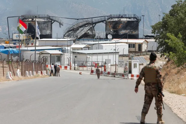 رئيس حكومة إقليم كردستان العراق مسرور بارزاني شدد على ضرورة وضع حد للهجمات على الإقليم ولا سيما الحقول النفطية (رويترز)