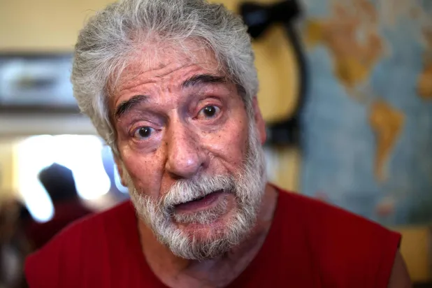 جورج إبراهيم عبد الله في زنزانته بسجن لانميزان بفرنسا 17 يوليو 2025 (أ.ف.ب)