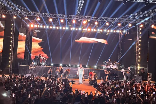 استقبله في «أعياد بيروت» جمهور غفير (الشرق الأوسط)