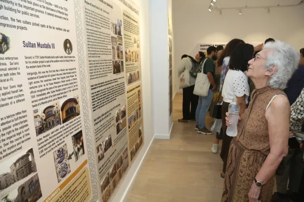 التاريخ حين يُروى (إدارة المعرض)