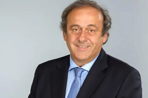 أسطورة الكرة الفرنسية ميشيل بلاتيني يقع ضحية للسرقة