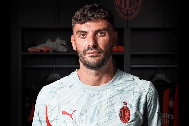 حارس المرمى بيترو تيرشيانو (نادي ميلان)