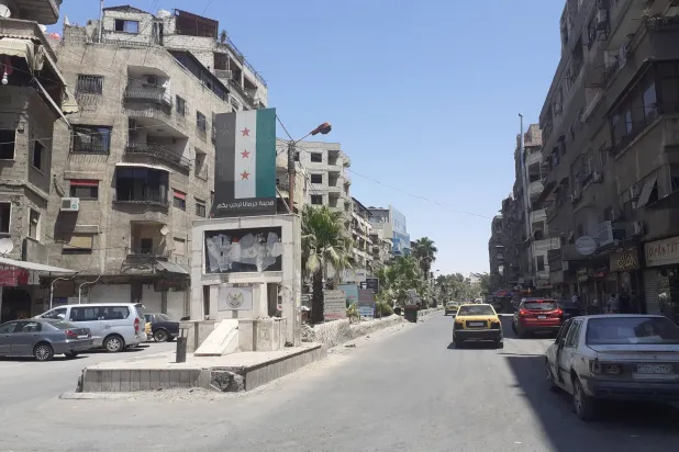 حركة سير ضعيفة عند المدخل الشمالي لضاحية جرمانا في ريف دمشق الشرقي الجمعة (الشرق الأوسط)