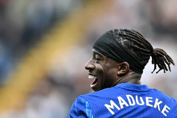 نوني مادويكي من تشيلسي إلى آرسنال (أ.ف.ب)