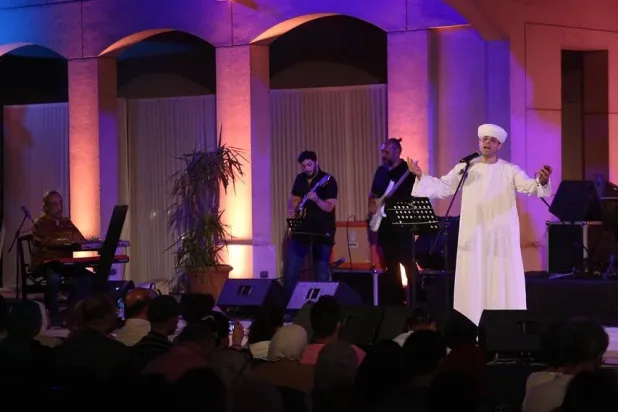 محمود التهامي ينشد على وَقْع موسيقى فتحي سلامة (دار الأوبرا المصرية)