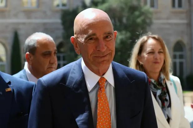 ABD’nin Ankara Büyükelçisi ve Suriye Özel Temsilcisi Tom Barrack, Beyrut'a yaptığı son ziyaret sırasında (EPA)