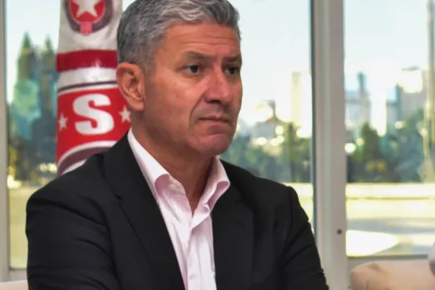  اللاعب الدولي السابق لمنتخب تونس زبير بية (نادي النجم الساحلي)