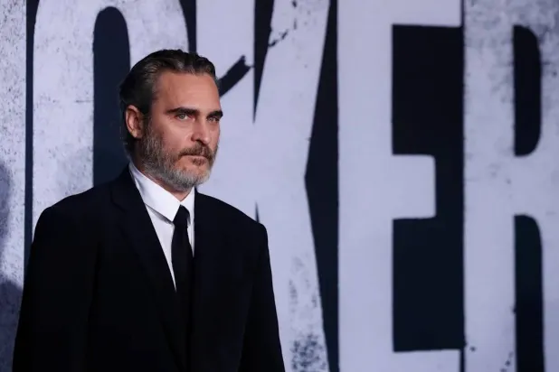 خواكين فينيكس يحضر العرض الأول لفيلم الجوكر في لوس أنجليس 28 سبتمبر 2019 (أرشيفية-رويترز)