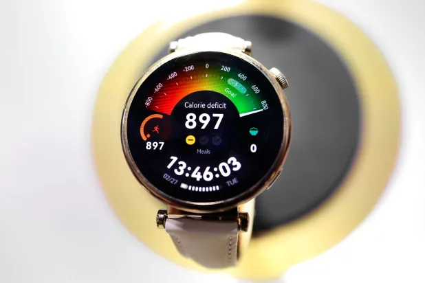 ساعتك الذكية قد تحمل مخاطر صحية خفية (رويترز)