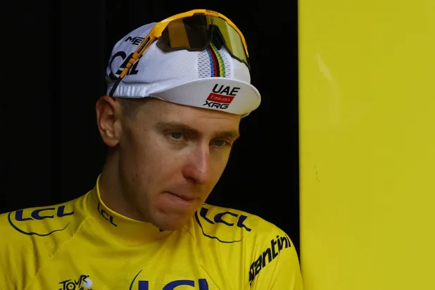 تادي بوغاتشار يواصل التحدي في تور دي فرانس (إ.ب.أ)