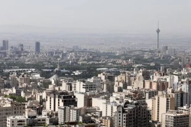 حريق في مجمع تجاري بالمنطقة الحرة بميناء أنزلي شمال إيران
