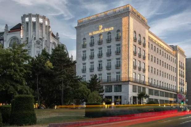 سفيان العلام يقود انطلاقة «رحلة القصر» تجربة ضيافة فاخرة تربط بين دبي وبودابست