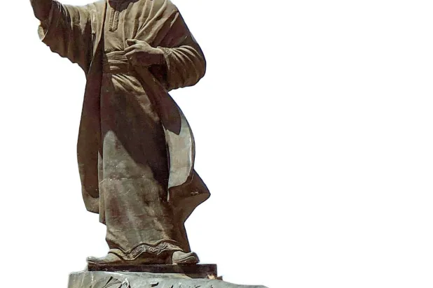 هل أحب المتنبي أخت سيف الدولة؟