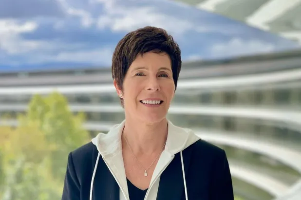 دييردري أوبراين نائبة الرئيس الأولى لقسمي البيع بالتجزئة والموارد البشرية لدى «أبل» (الشرق الأوسط)