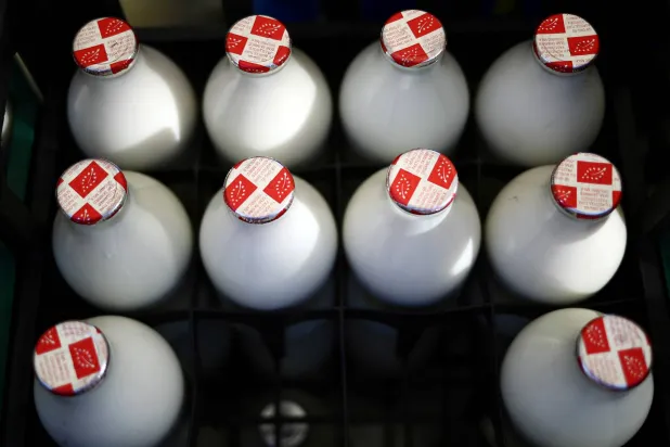 أيهما أفضل لترطيب الجسم... الماء أم الحليب؟