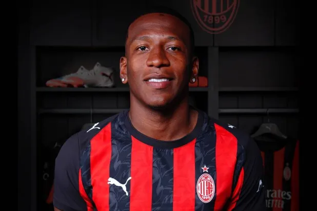 بيرفيس إستوبينان (نادي إيه سي ميلان)