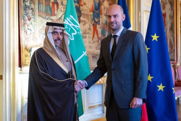 مشاورات سعودية - فرنسية تتناول «مؤتمر حل الدولتين»