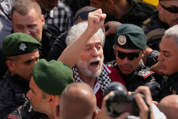 وصول أقدم سجين من فرنسا إلى بيروت بعد 40 عاماً من الاحتجاز