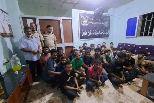 بعد «تحرير» 40 مهاجراً من قبضة مهرّبين في شرق ليبيا (مباحث الجوازات بطبرق)